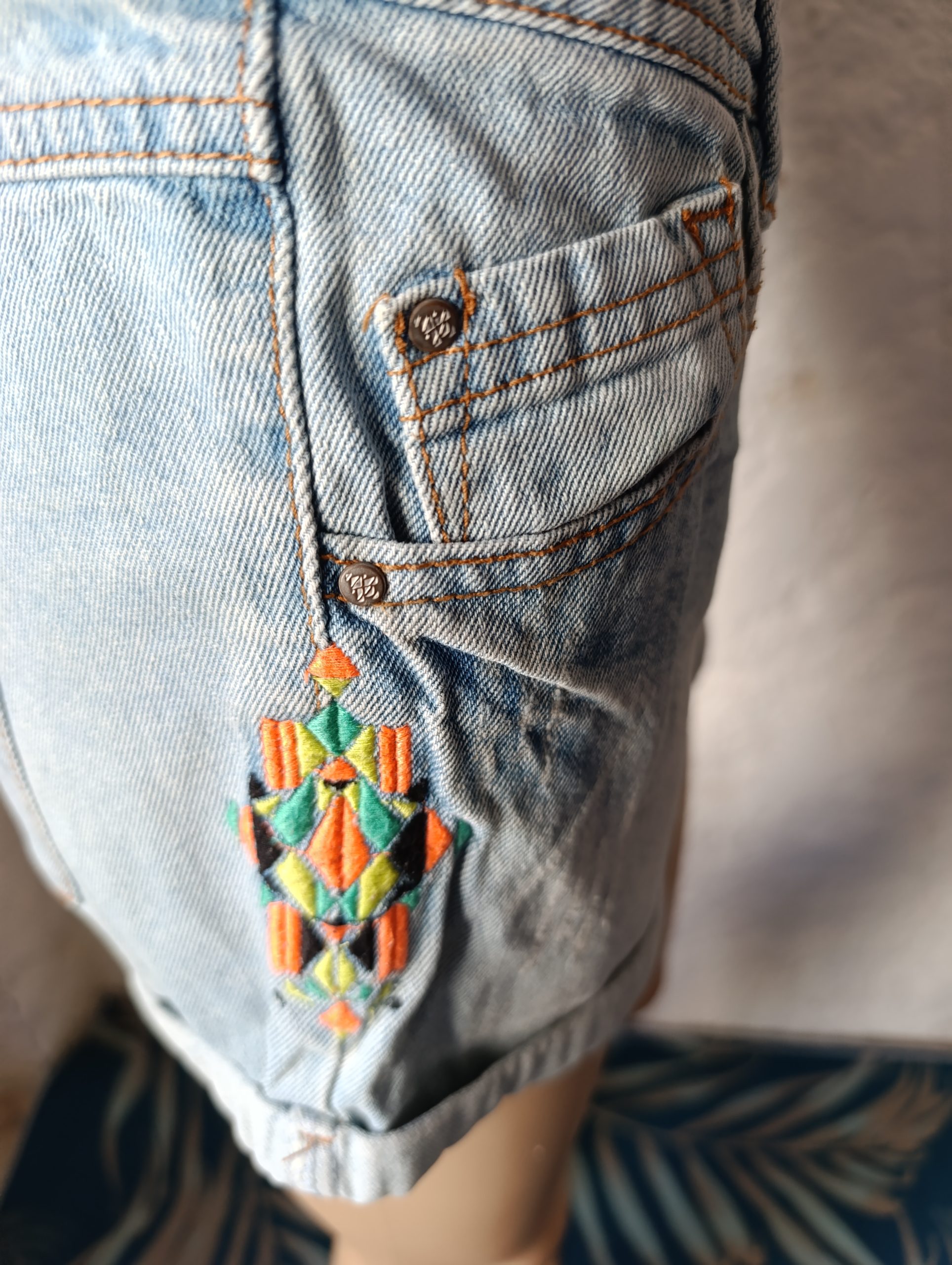 Short en jean- "G-one by gémo" - Détails brodés - Taille M – Image 5