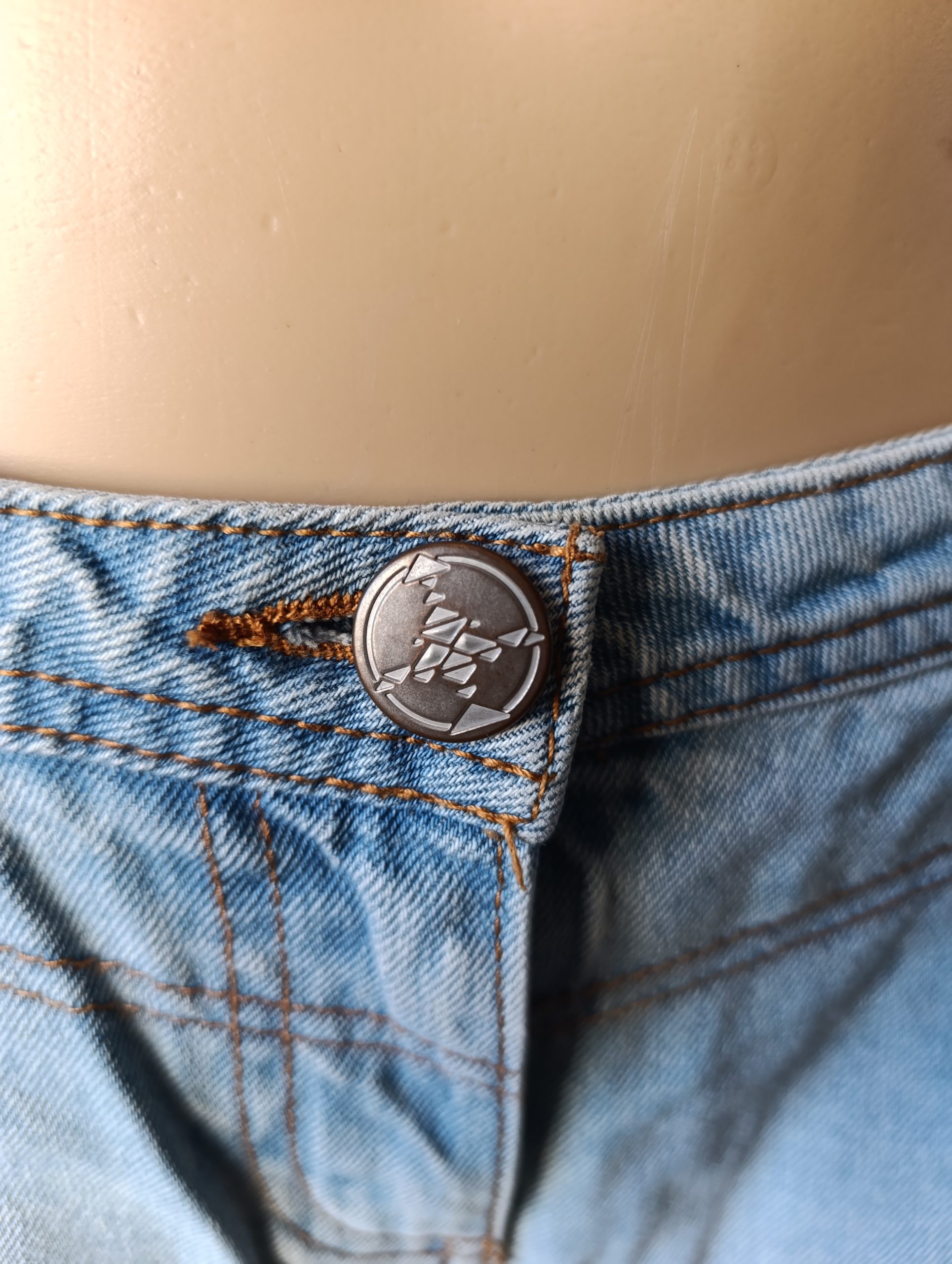 Short en jean- "G-one by gémo" - Détails brodés - Taille M – Image 4