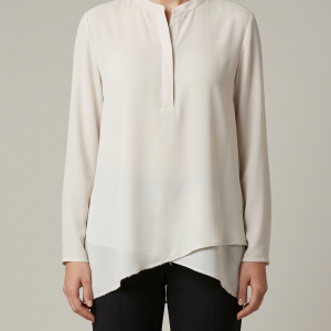 Blouse Fluide Écrue - "Canda" - Taille 46 portée