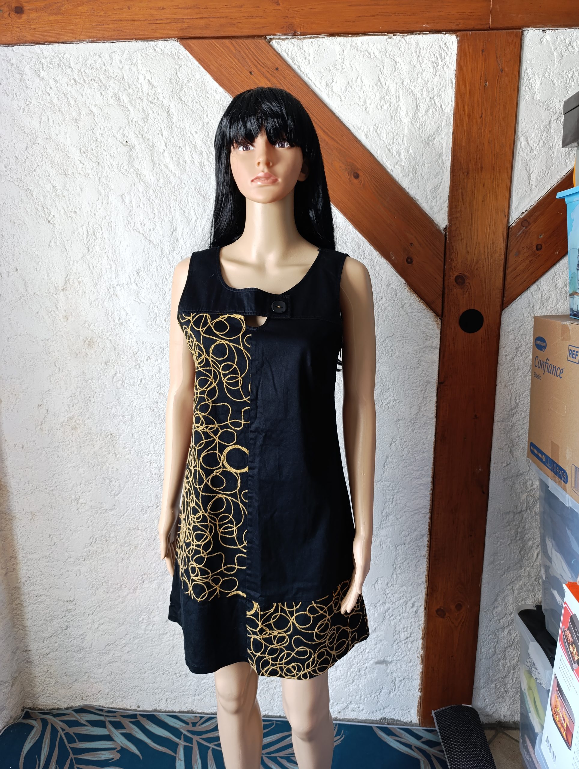 Robe courte graphique noire et or - Taille 40 – Image 2