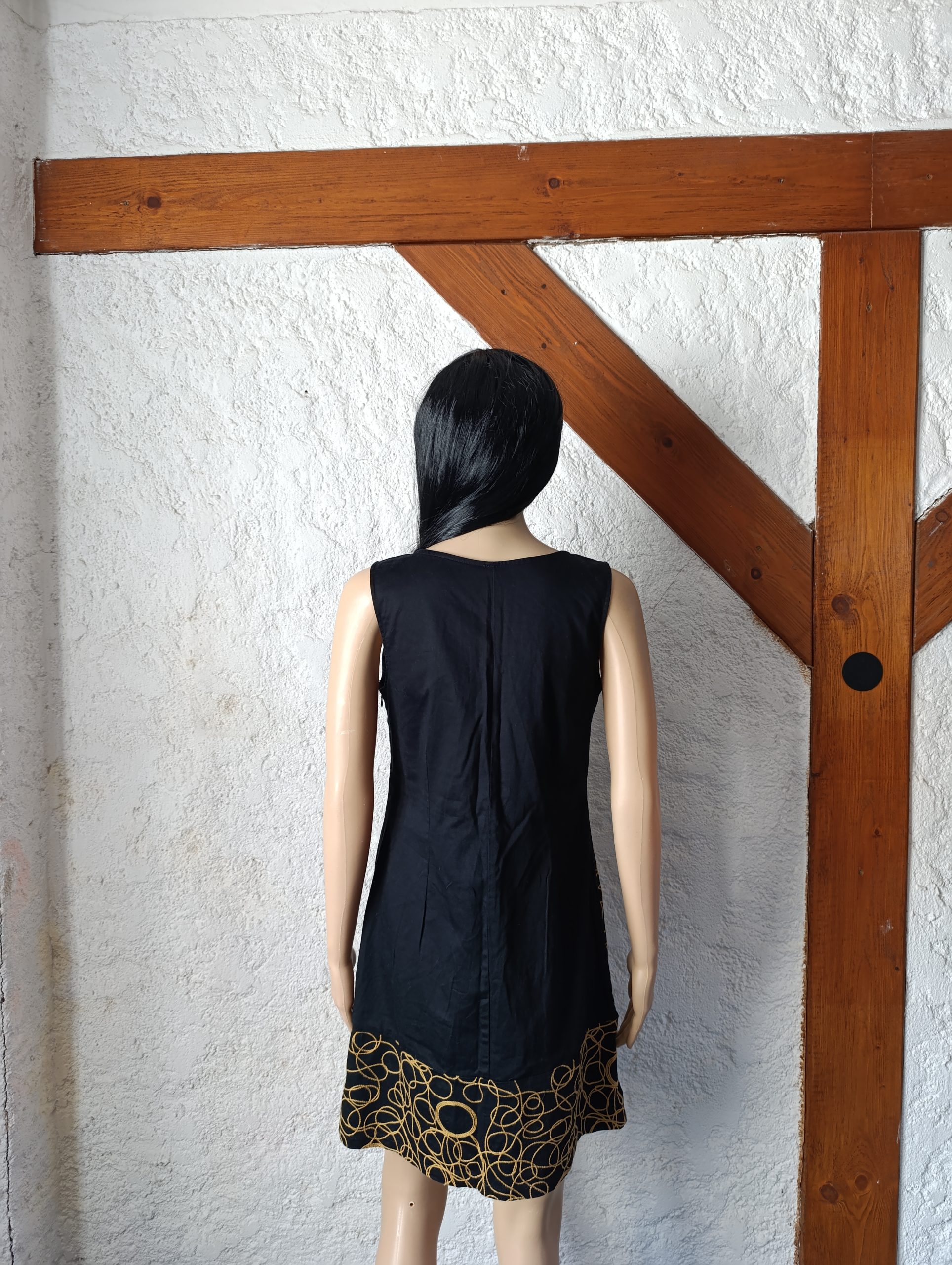 Robe courte graphique noire et or - Taille 40 – Image 4