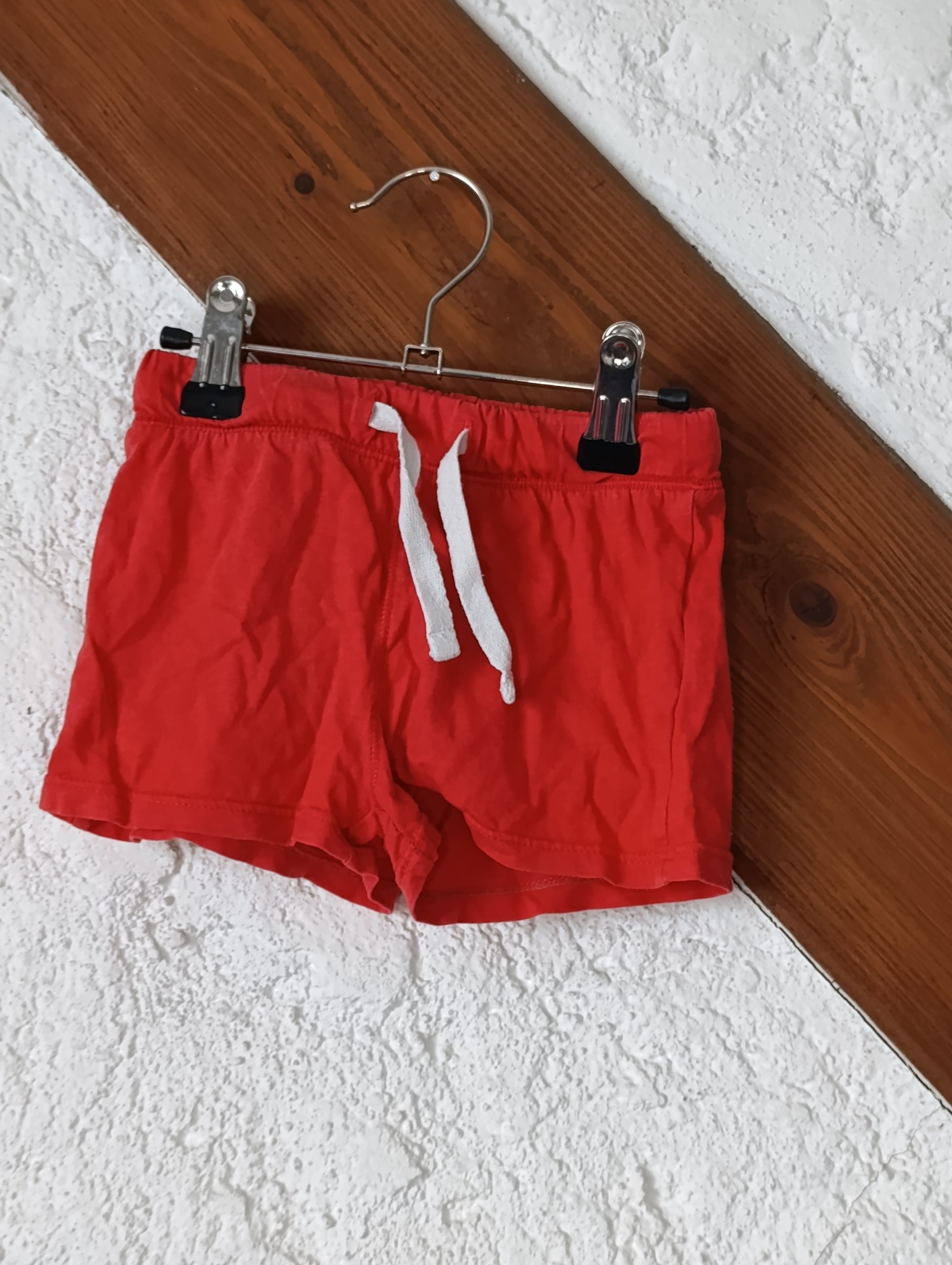 short rouge en coton bio - "Kiabi" - T24 mois – Image 2