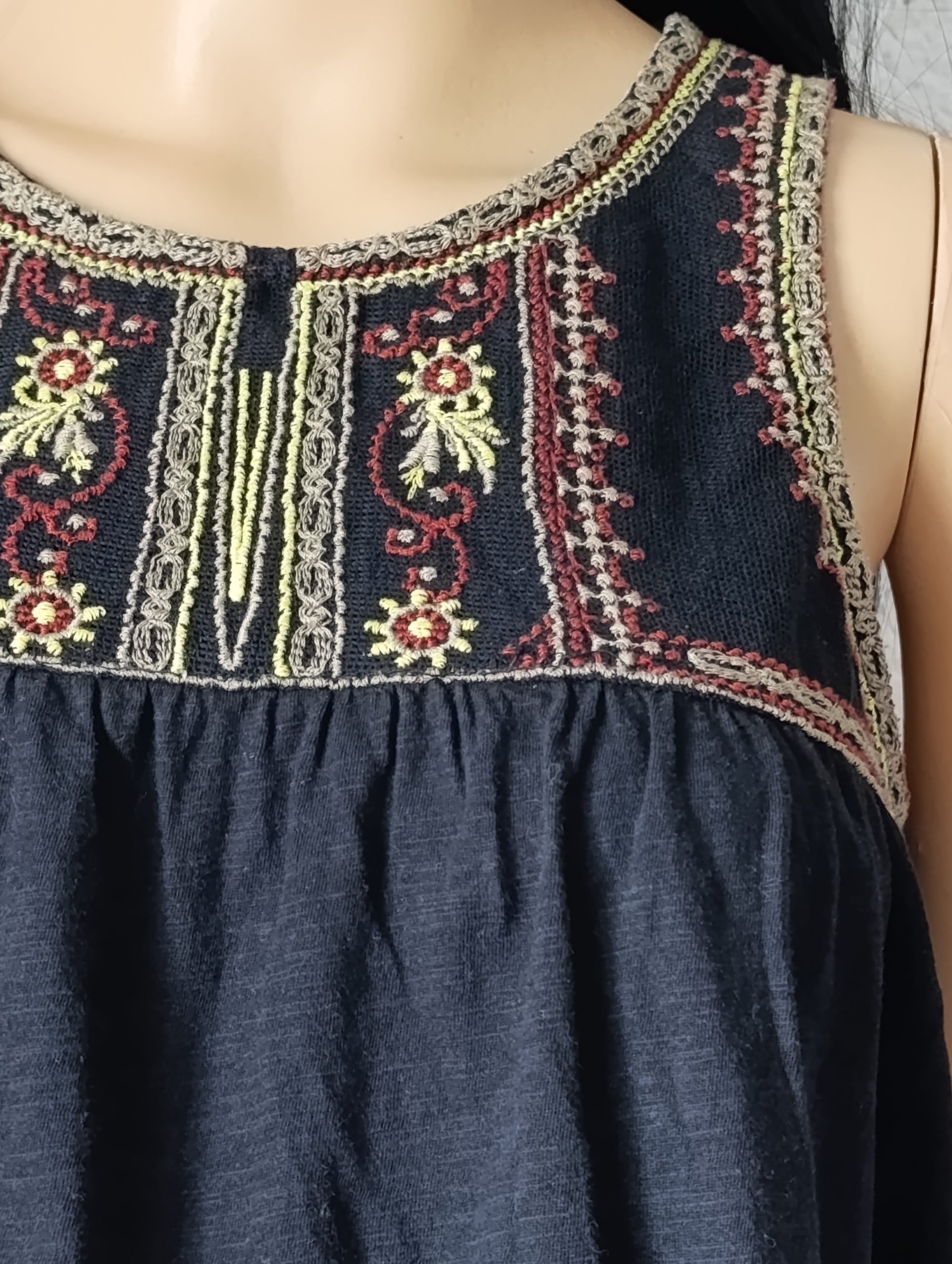 Débardeur noir avec broderies - "Kiabi" - Taille M – Image 3