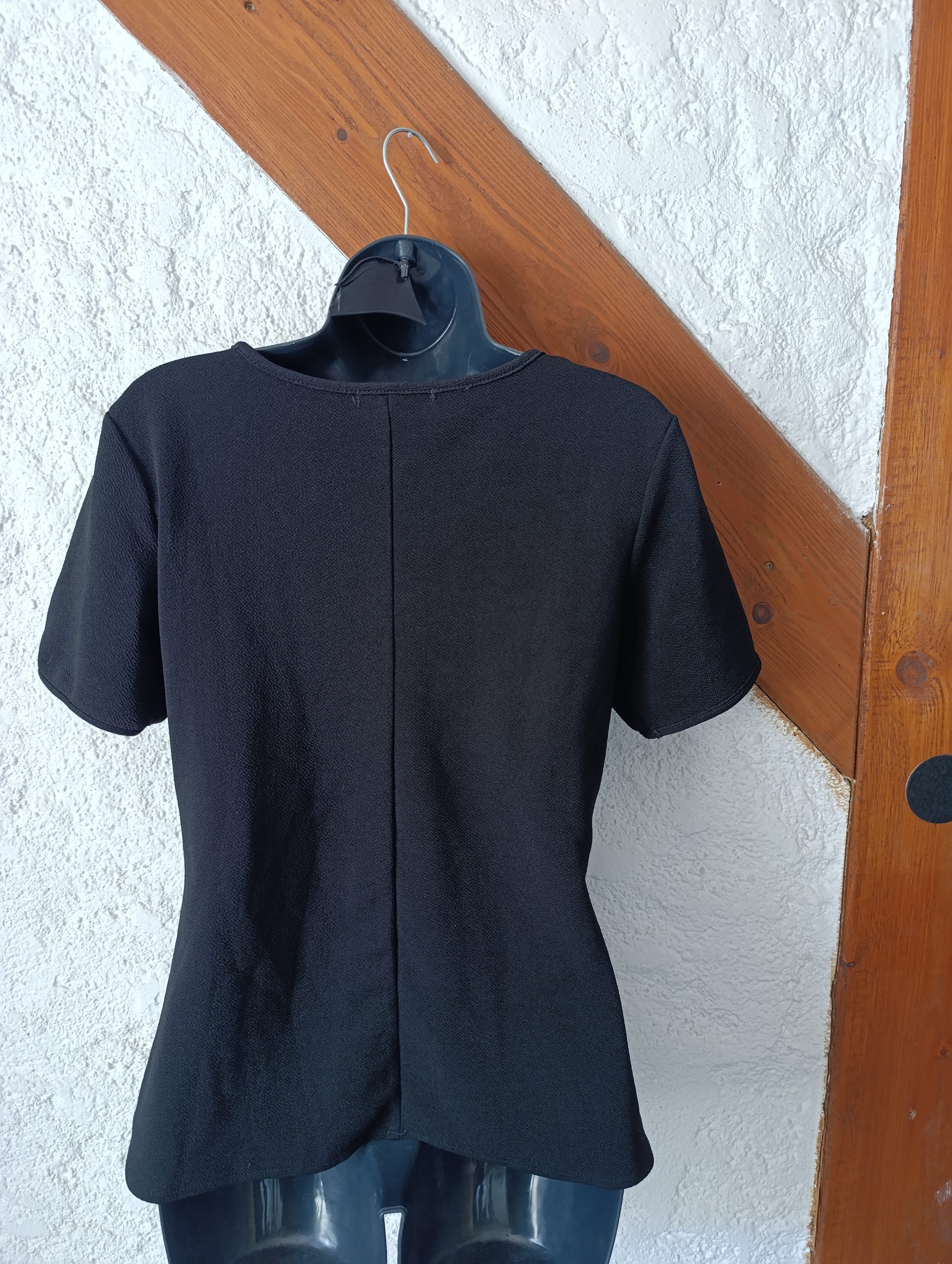 Haut Noir avec Détails Dentelle - "Newco" - Taille M de dos