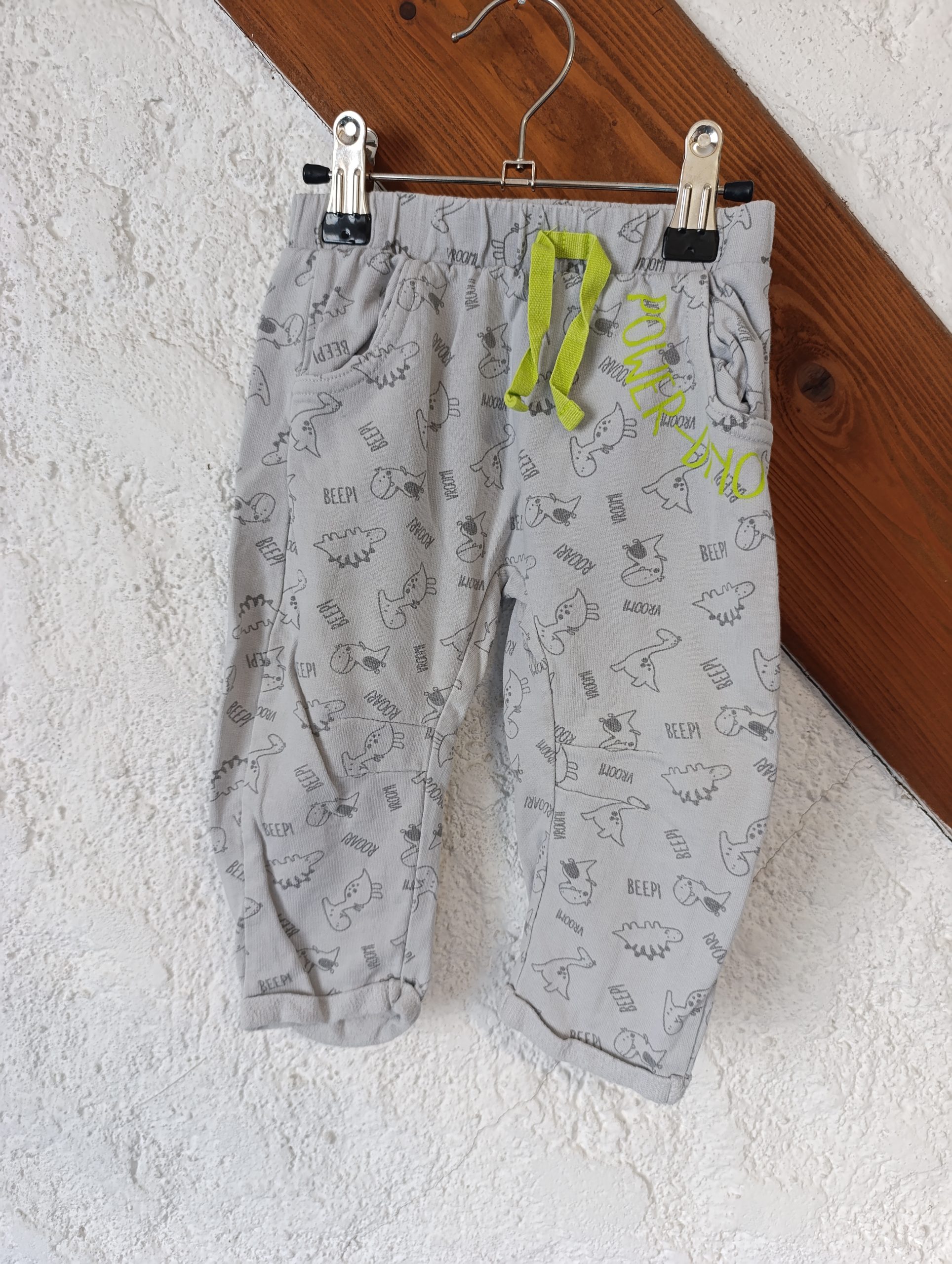 Pantalon gris motif dinosaure - "Ergee" - Taille 86cm de face