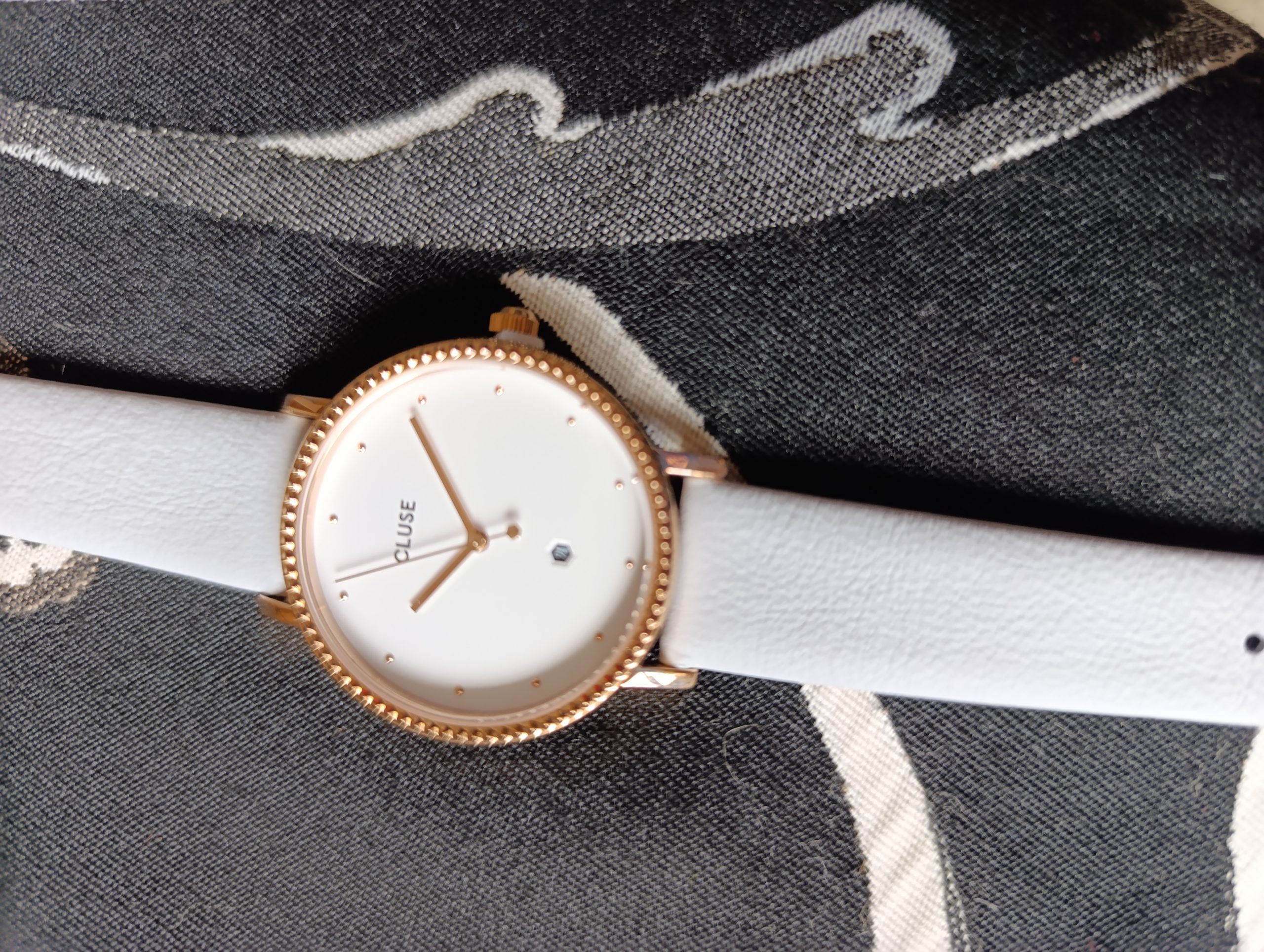 Montre CLUSE femme cadran blanc et or rose - Neuve portée