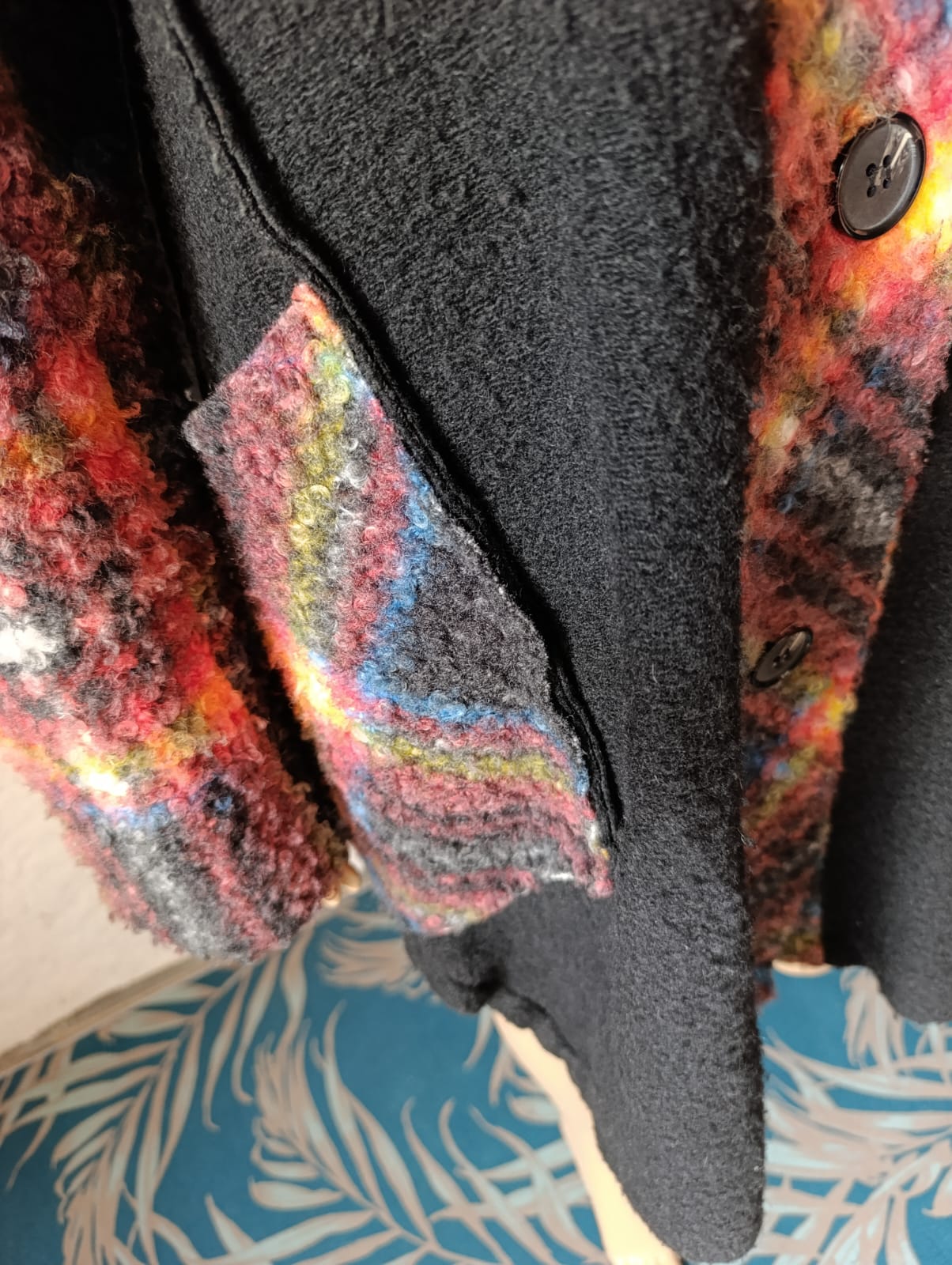 Manteau en laine noir et multicolore - "Made in italy" couleur