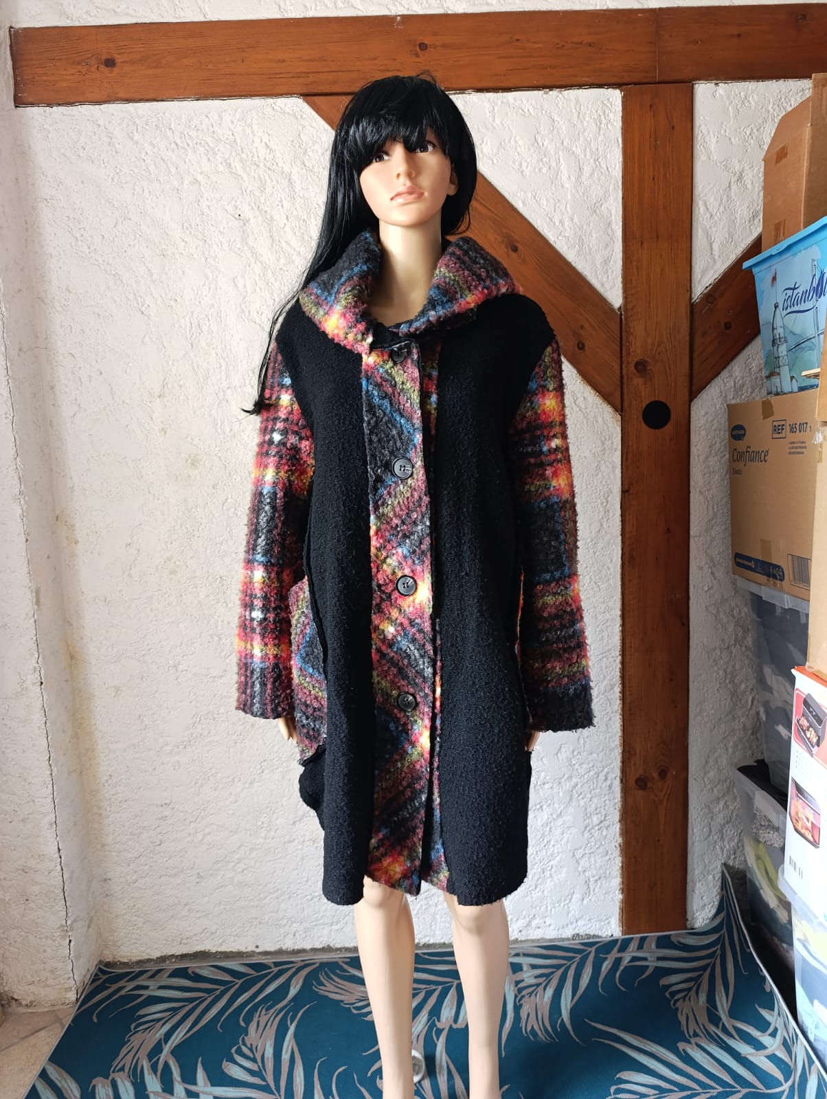 Manteau en laine noir et multicolore - "Made in italy" de face