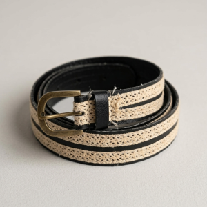 Ceinture fine noire et crochet beige - 100.5cm portée