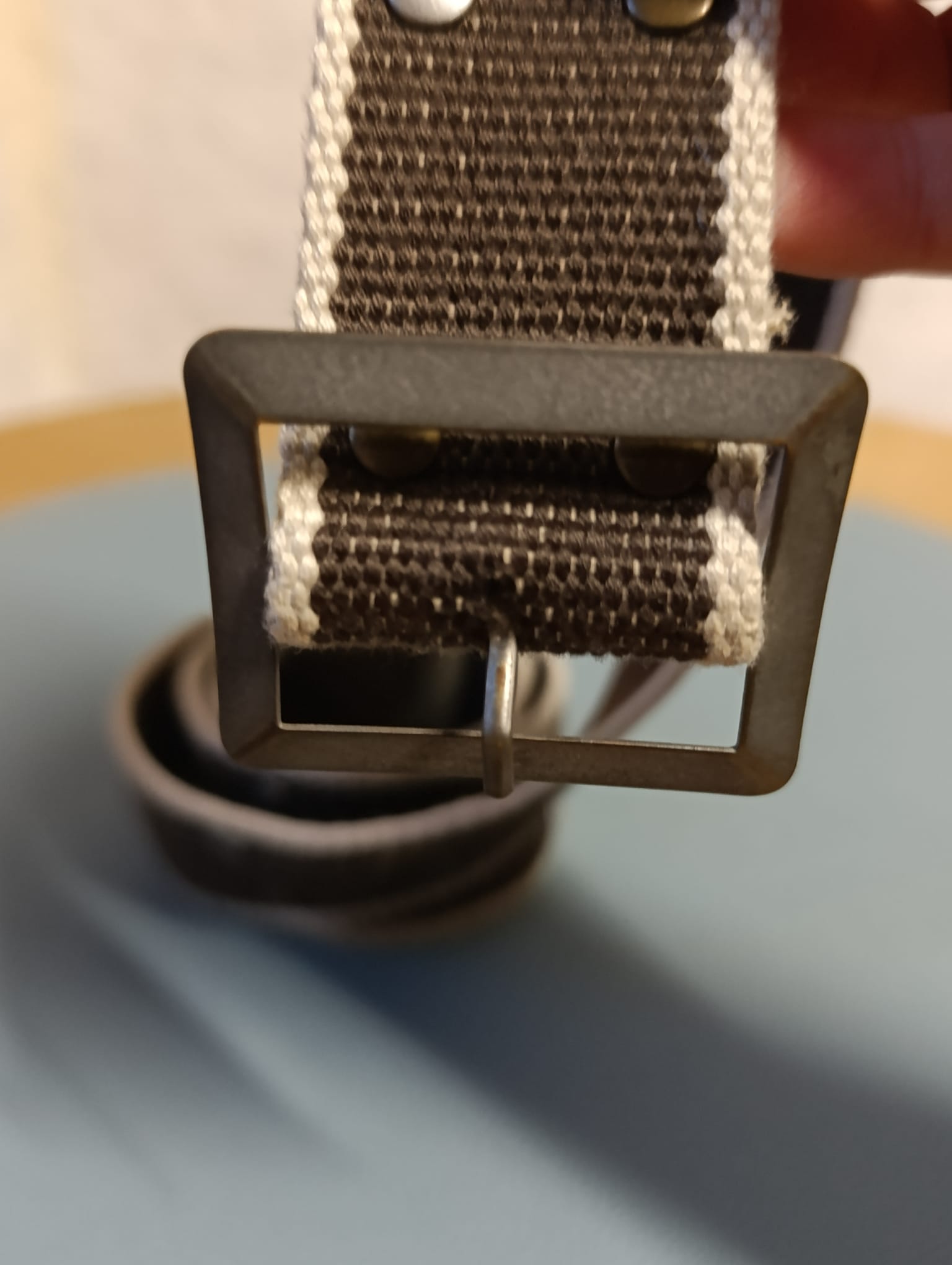 ceinture tissé avec œillets et rivets - 90cm boucle