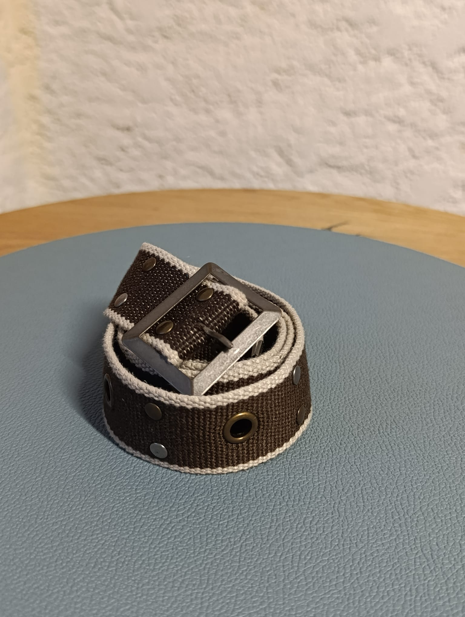 ceinture tissé avec œillets et rivets - 90cm complet