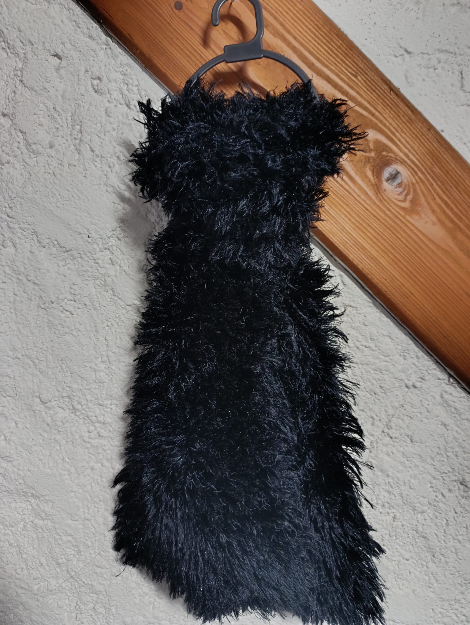 Echarpe noire de face