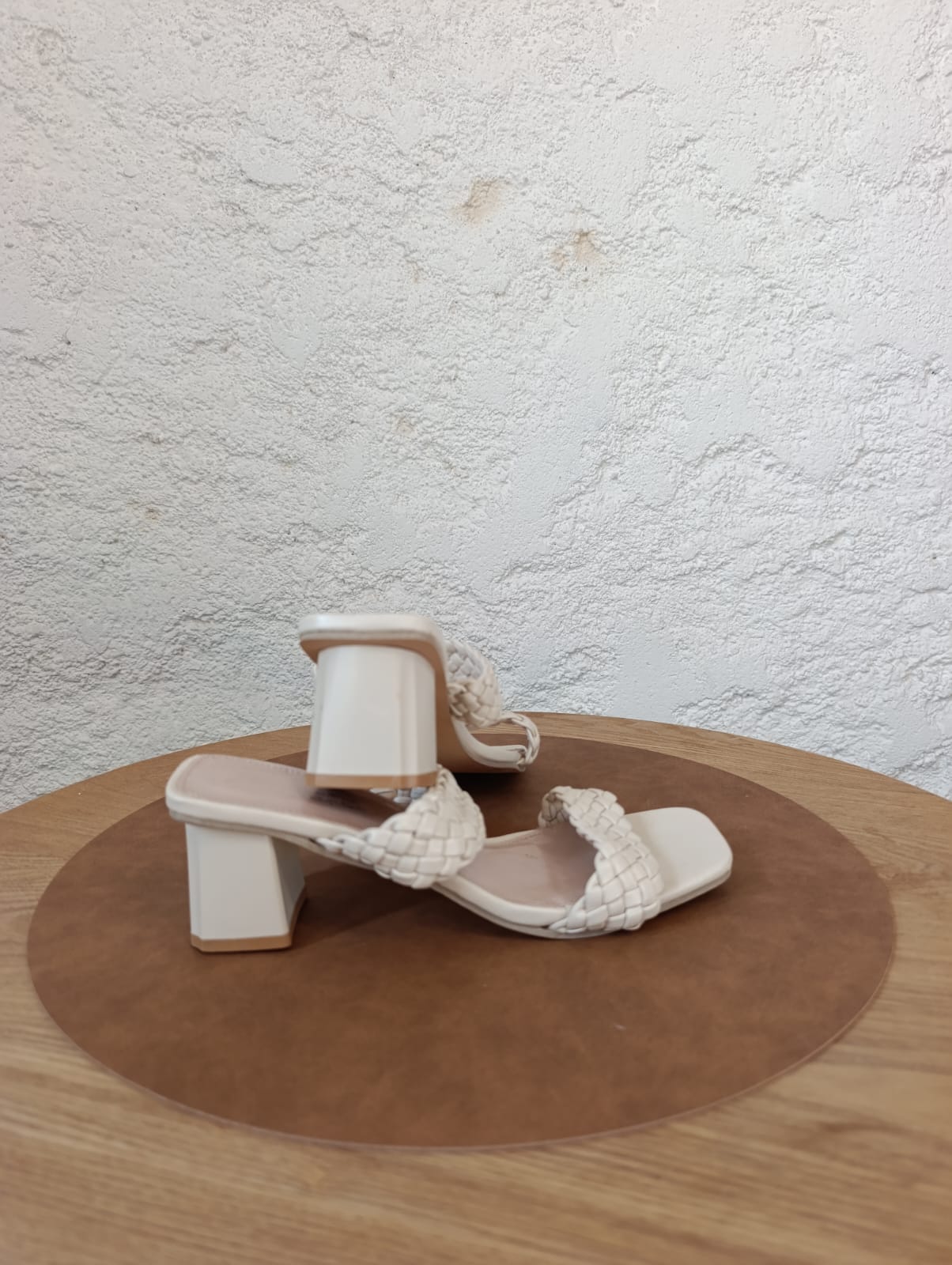 Mules à brides tressées écru - "New Regal" - Taille 38 - Neuve côté
