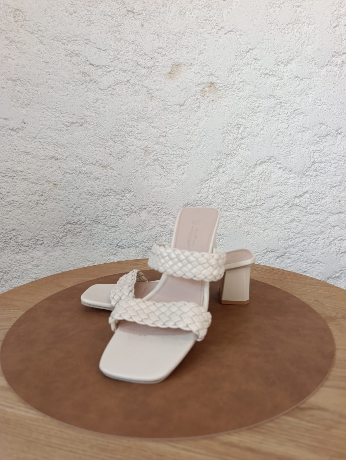 Mules à brides tressées écru - "New Regal" - Taille 38 - Neuve face