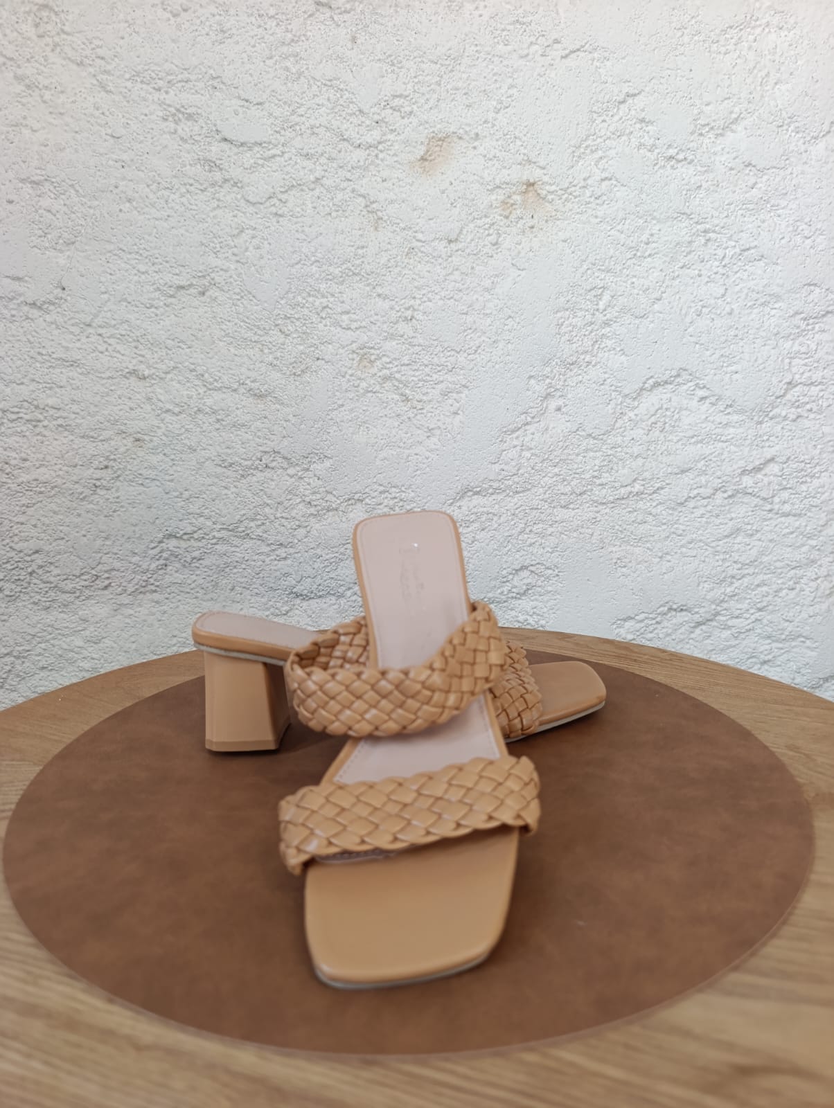 Mules à brides tressées Beige - "New Regal" - Taille 38 - Neuve de face