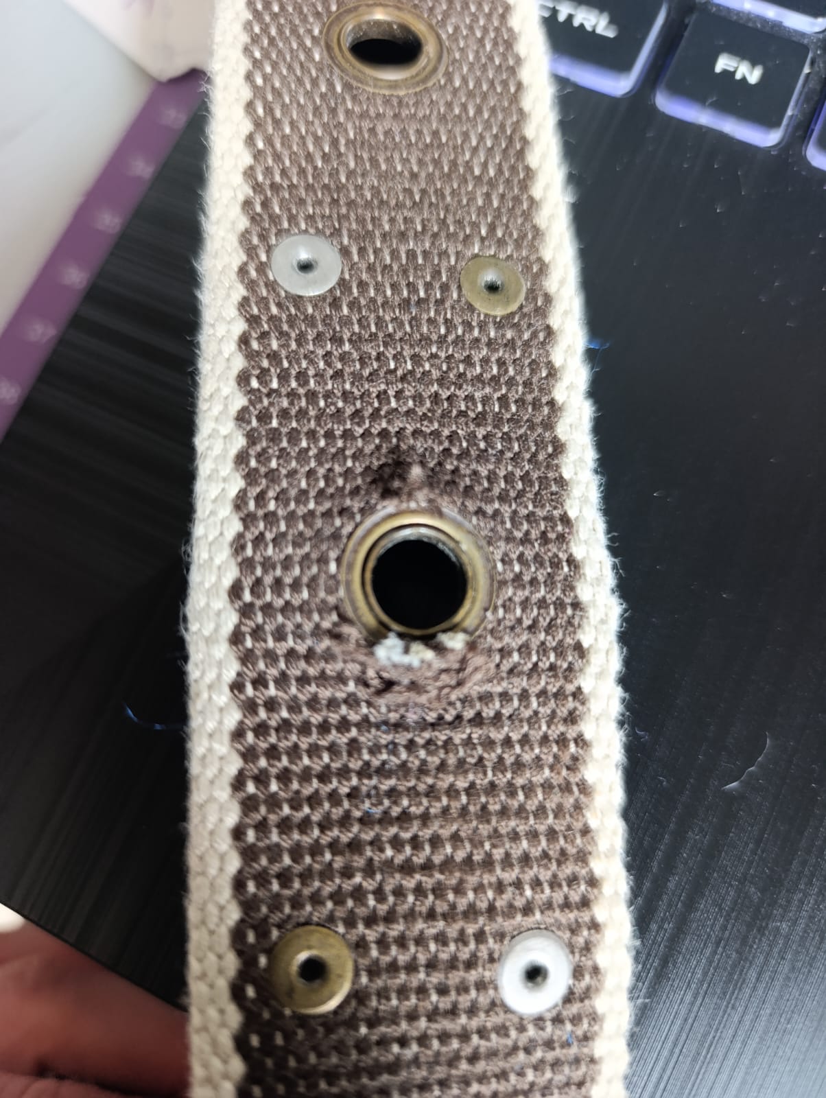 ceinture tissé avec œillets et rivets - 90cm défault